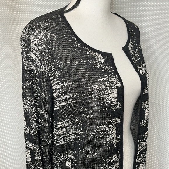 Eileen Fisher Linen Blend Knit Cardigan Italian Yarn Size Medium Black & White - Picture 3 of 9